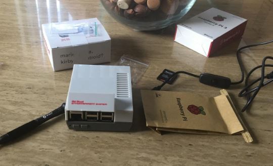 Old-Skool-NES-case-for-Raspberry-Pi