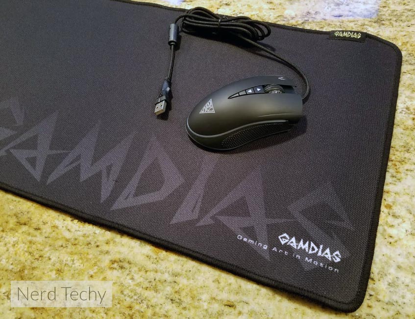 Gamdias-Zeus-M1-Gaming-Mouse-NYX-P1-鼠标垫