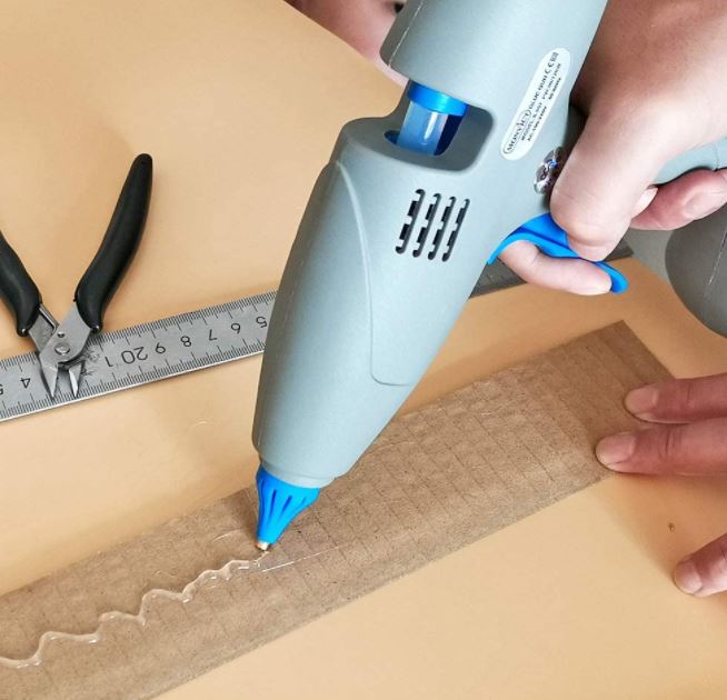 using-cordless-hot-glue-gun